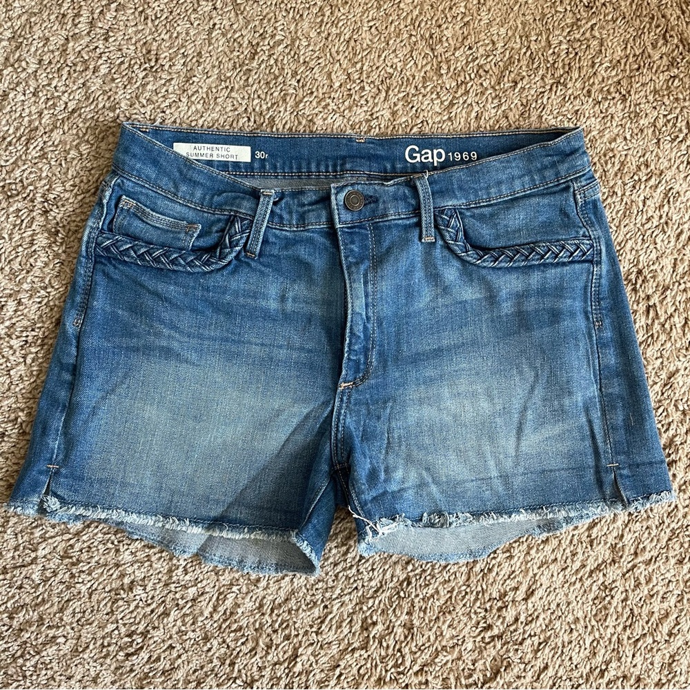 GAP women’s denim shorts size 30r